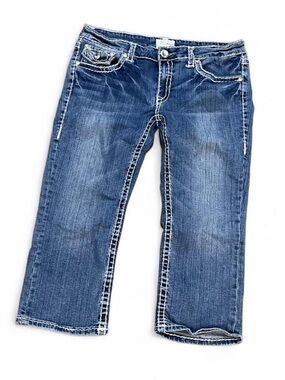 LA Idol Capri Denim Jeans in Medium Blue